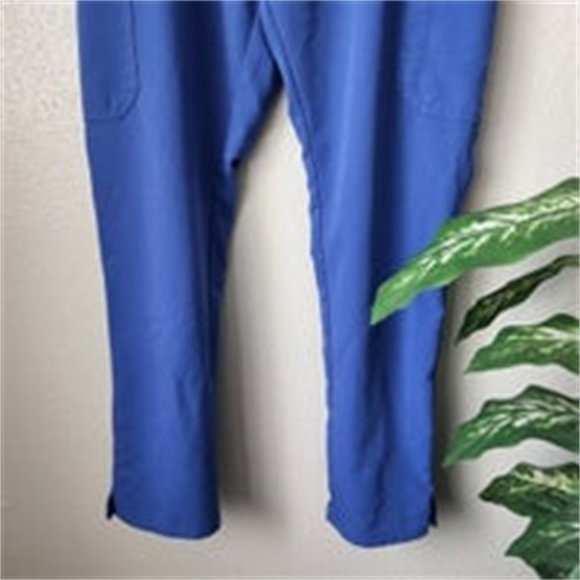 Figs Limited Edition Winning Blue  Nursing Scrub Set M/L - Picture 6 of 6